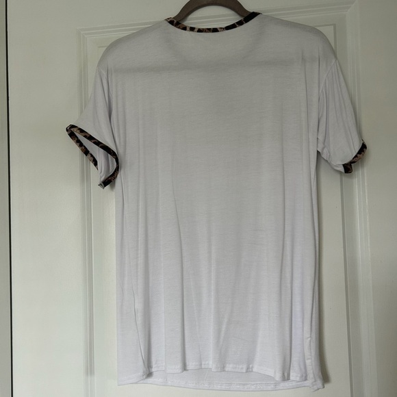 NWT Nasty Gal Tshirt Leopard Trim | Size 10(M) - Picture 3 of 3